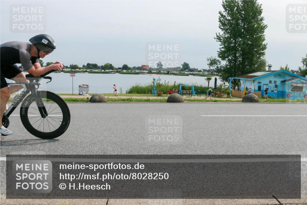 15.06.2025 - 27. Vierlanden-Triathlon H.Heesch http://msf.ph/oto/8028250 15.06.2025 11:23:19 Radfahren 180, 183, 753 meine-sportfotos.de