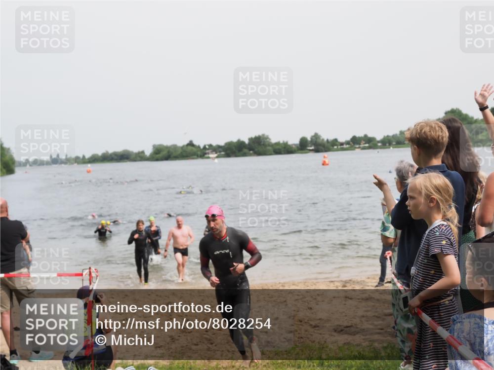 21.06.2025 - 27. Vierlanden-Triathlon MichiJ http://msf.ph/oto/8028254 15.06.2026 10:58:34 Schwimmen 636, 643, 667, 684, 732, 741, 747 meine-sportfotos.de
