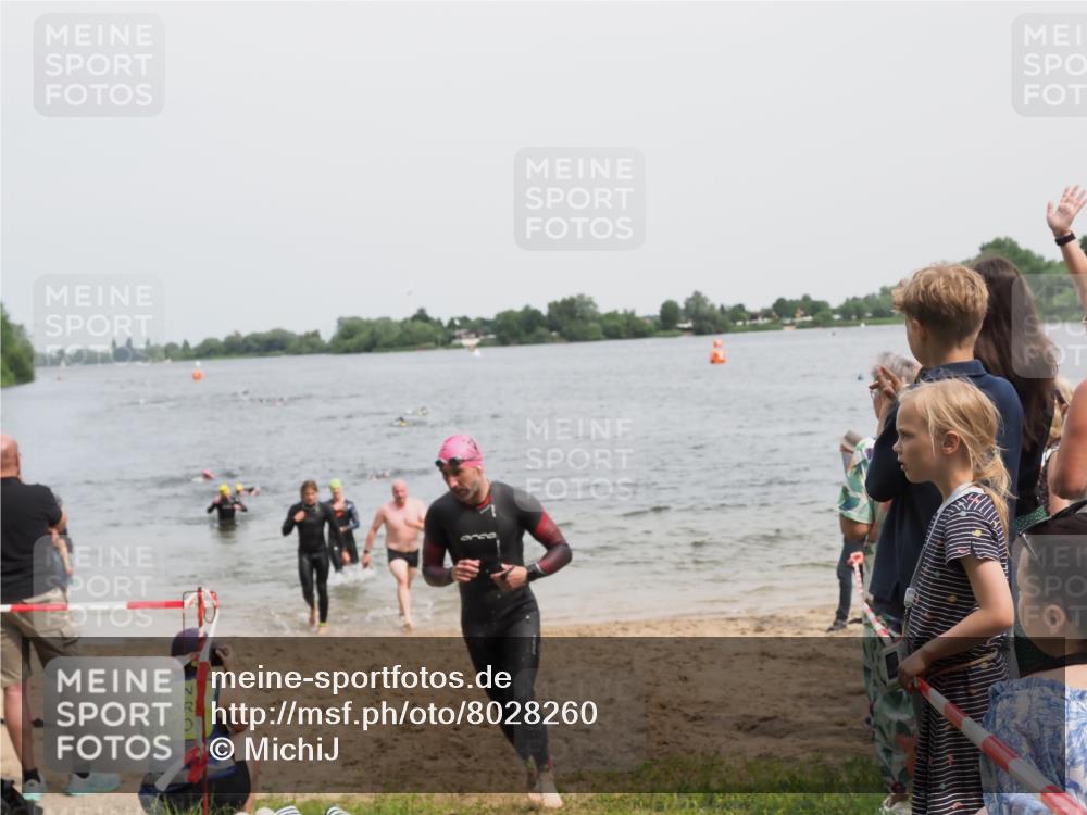 21.06.2025 - 27. Vierlanden-Triathlon MichiJ http://msf.ph/oto/8028260 15.06.2026 10:58:34 Schwimmen 636, 643, 667, 684, 732, 741, 747 meine-sportfotos.de