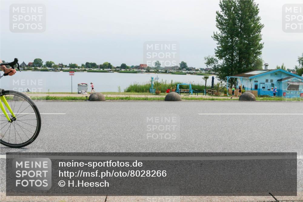 15.06.2025 - 27. Vierlanden-Triathlon H.Heesch http://msf.ph/oto/8028266 15.06.2025 11:23:20 Radfahren 180, 183, 753 meine-sportfotos.de