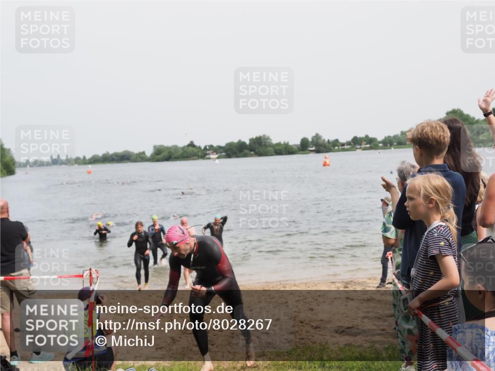 21.06.2025 - 27. Vierlanden-Triathlon MichiJ http://msf.ph/oto/8028267 15.06.2026 10:58:34 Schwimmen 636, 643, 667, 684, 732, 741, 747 meine-sportfotos.de