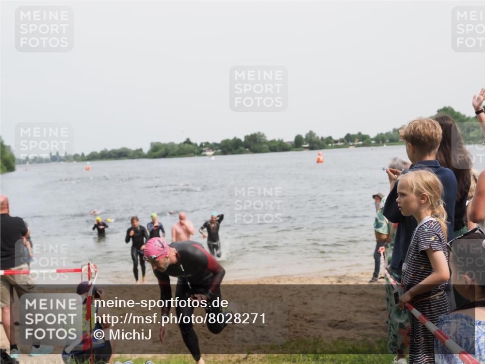 21.06.2025 - 27. Vierlanden-Triathlon MichiJ http://msf.ph/oto/8028271 15.06.2026 10:58:34 Schwimmen 636, 643, 667, 684, 732, 741, 747 meine-sportfotos.de