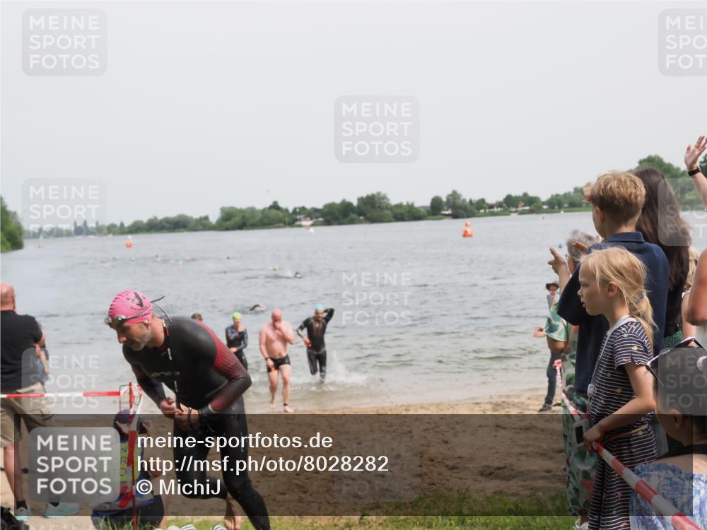 21.06.2025 - 27. Vierlanden-Triathlon MichiJ http://msf.ph/oto/8028282 15.06.2026 10:58:34 Schwimmen 636, 643, 667, 684, 732, 741, 747 meine-sportfotos.de
