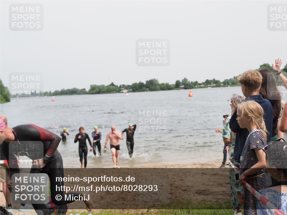 21.06.2025 - 27. Vierlanden-Triathlon MichiJ http://msf.ph/oto/8028293 15.06.2026 10:58:35 Schwimmen 636, 643, 667, 684, 732, 741, 747 meine-sportfotos.de