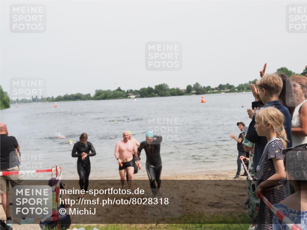 21.06.2025 - 27. Vierlanden-Triathlon MichiJ http://msf.ph/oto/8028318 15.06.2026 10:58:38 Schwimmen 636, 667, 684, 732, 747 meine-sportfotos.de