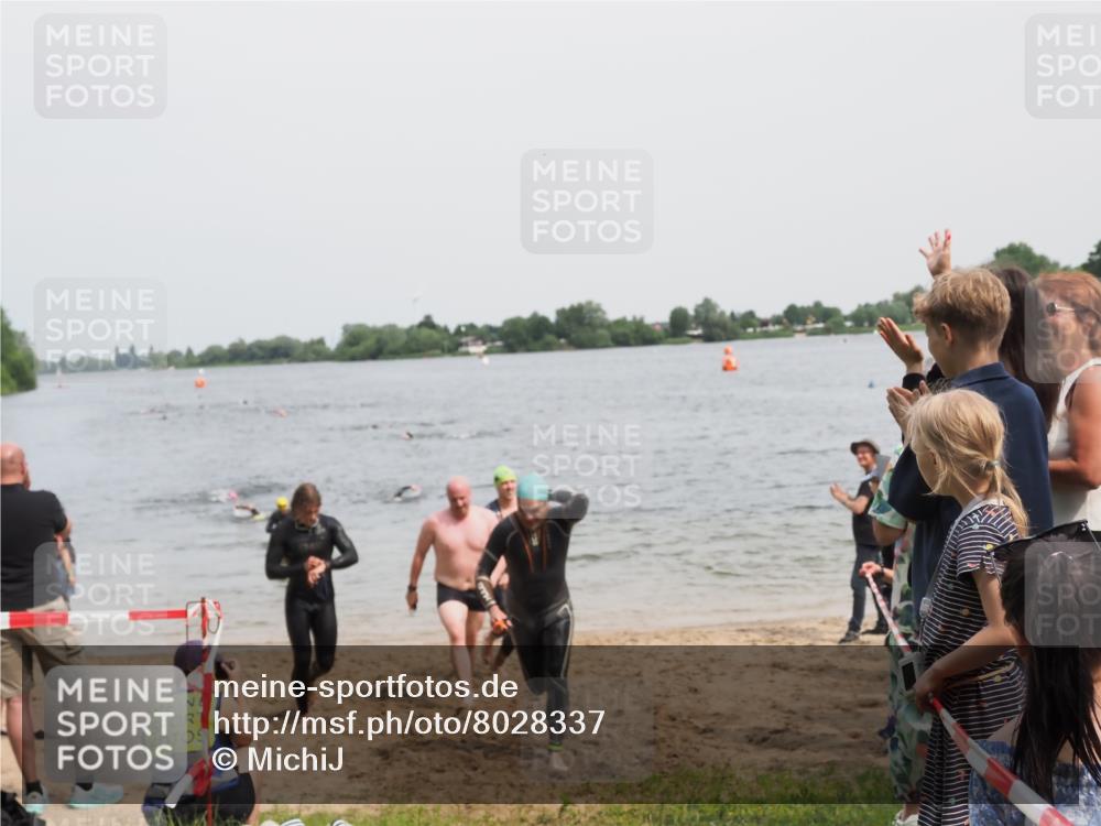 21.06.2025 - 27. Vierlanden-Triathlon MichiJ http://msf.ph/oto/8028337 15.06.2026 10:58:38 Schwimmen 636, 667, 684, 732, 747 meine-sportfotos.de