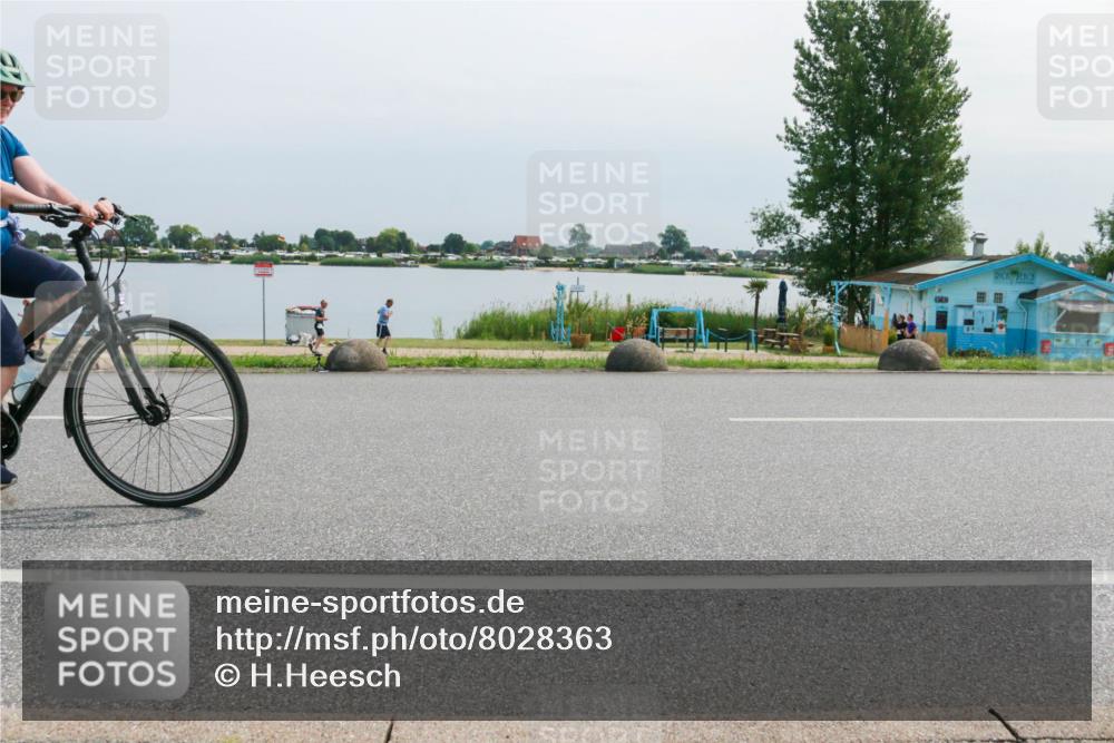 15.06.2025 - 27. Vierlanden-Triathlon H.Heesch http://msf.ph/oto/8028363 15.06.2025 11:23:31 Radfahren 543 meine-sportfotos.de
