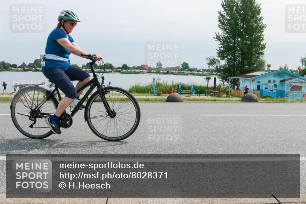 15.06.2025 - 27. Vierlanden-Triathlon H.Heesch http://msf.ph/oto/8028371 15.06.2025 11:23:31 Radfahren 543 meine-sportfotos.de