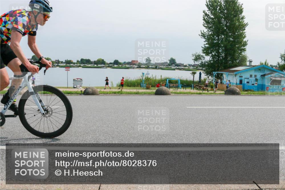 15.06.2025 - 27. Vierlanden-Triathlon H.Heesch http://msf.ph/oto/8028376 15.06.2025 11:23:39 Radfahren 187 meine-sportfotos.de