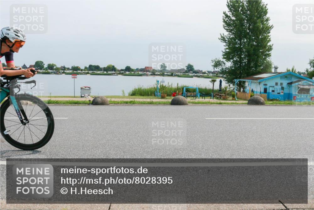 15.06.2025 - 27. Vierlanden-Triathlon H.Heesch http://msf.ph/oto/8028395 15.06.2025 11:23:47 Radfahren 228, 780 meine-sportfotos.de