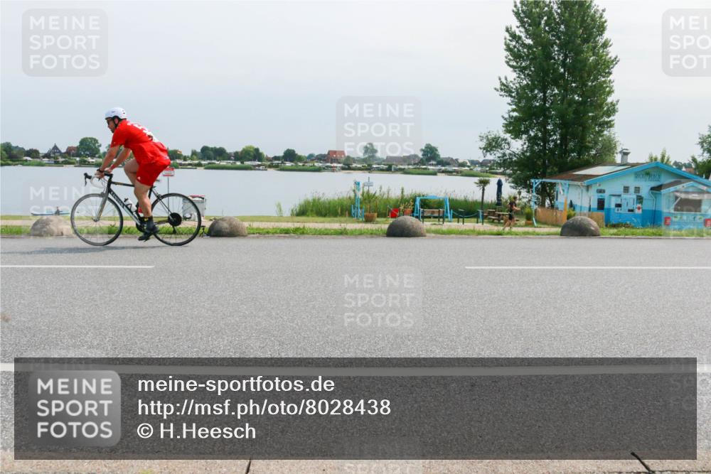 15.06.2025 - 27. Vierlanden-Triathlon H.Heesch http://msf.ph/oto/8028438 15.06.2025 11:23:55 Radfahren 204, 954 meine-sportfotos.de