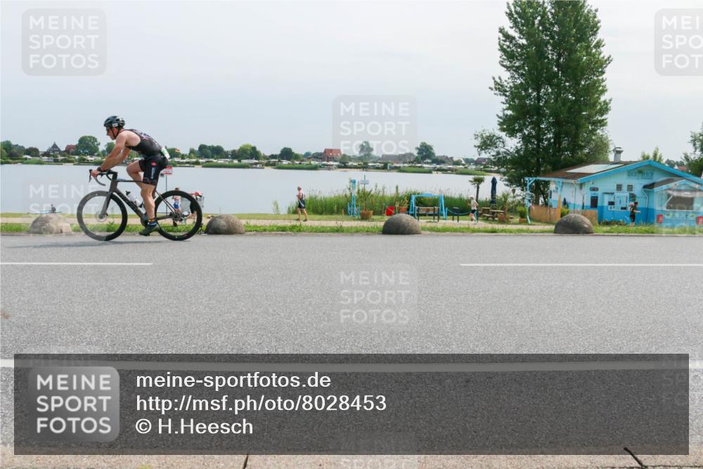 15.06.2025 - 27. Vierlanden-Triathlon H.Heesch http://msf.ph/oto/8028453 15.06.2025 11:24:16 Radfahren 804 meine-sportfotos.de