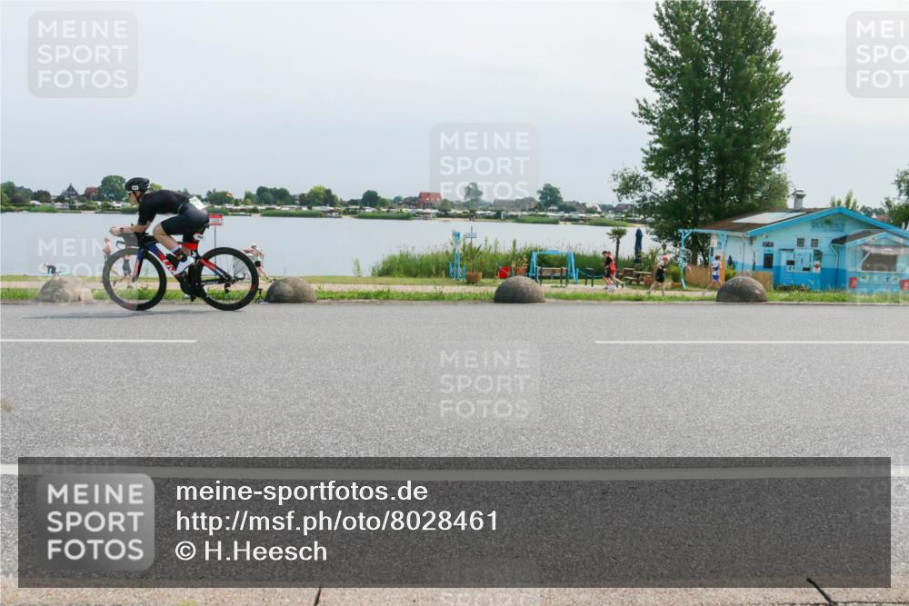 15.06.2025 - 27. Vierlanden-Triathlon H.Heesch http://msf.ph/oto/8028461 15.06.2025 11:24:23 Radfahren 804, 904 meine-sportfotos.de
