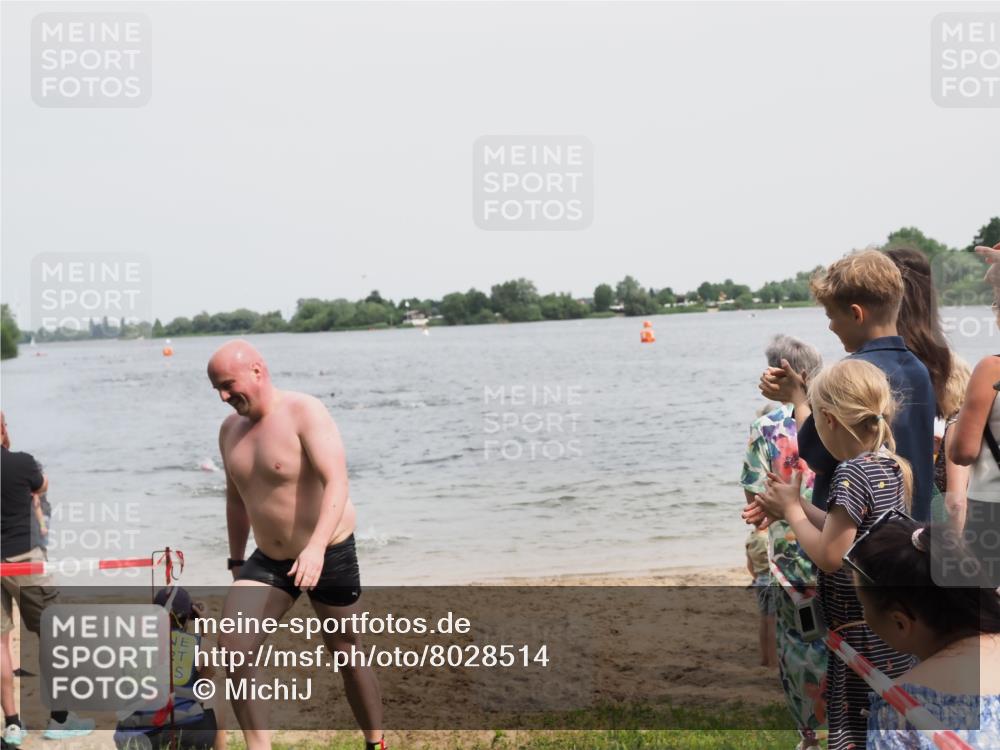 21.06.2025 - 27. Vierlanden-Triathlon MichiJ http://msf.ph/oto/8028514 15.06.2026 10:58:42 Schwimmen 636, 667, 684, 743, 747 meine-sportfotos.de