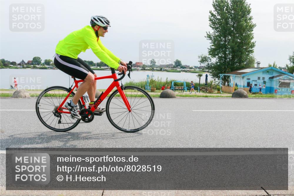 15.06.2025 - 27. Vierlanden-Triathlon H.Heesch http://msf.ph/oto/8028519 15.06.2025 11:24:31 Radfahren 161, 213 meine-sportfotos.de