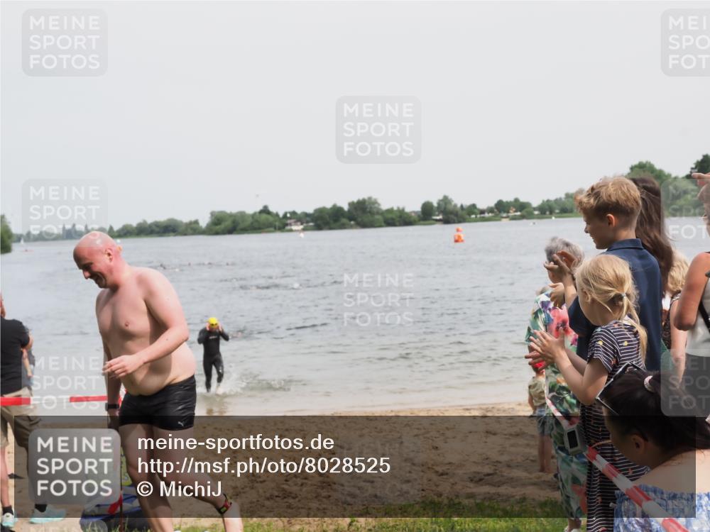 21.06.2025 - 27. Vierlanden-Triathlon MichiJ http://msf.ph/oto/8028525 15.06.2026 10:58:43 Schwimmen 636, 667, 684, 743, 747 meine-sportfotos.de