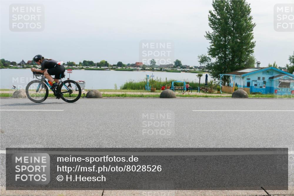 15.06.2025 - 27. Vierlanden-Triathlon H.Heesch http://msf.ph/oto/8028526 15.06.2025 11:24:50 Radfahren 199 meine-sportfotos.de