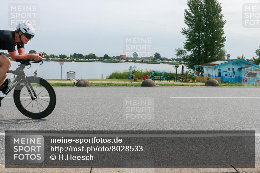 15.06.2025 - 27. Vierlanden-Triathlon H.Heesch http://msf.ph/oto/8028533 15.06.2025 11:24:55 Radfahren 199, 252 meine-sportfotos.de