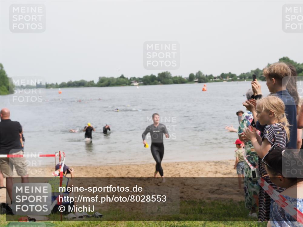 21.06.2025 - 27. Vierlanden-Triathlon MichiJ http://msf.ph/oto/8028553 15.06.2026 10:58:46 Schwimmen 636, 667, 684, 743, 747 meine-sportfotos.de