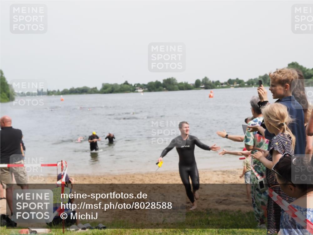 21.06.2025 - 27. Vierlanden-Triathlon MichiJ http://msf.ph/oto/8028588 15.06.2026 10:58:47 Schwimmen 667, 684, 743, 747, 760 meine-sportfotos.de