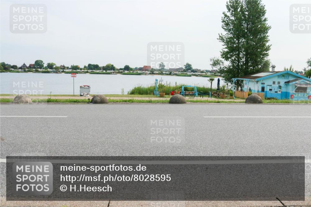 15.06.2025 - 27. Vierlanden-Triathlon H.Heesch http://msf.ph/oto/8028595 15.06.2025 10:28:57 Radfahren 200, 313 meine-sportfotos.de