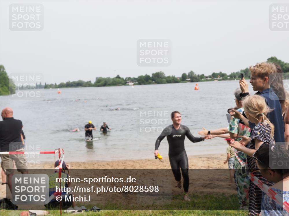 21.06.2025 - 27. Vierlanden-Triathlon MichiJ http://msf.ph/oto/8028598 15.06.2026 10:58:47 Schwimmen 667, 684, 743, 747, 760 meine-sportfotos.de