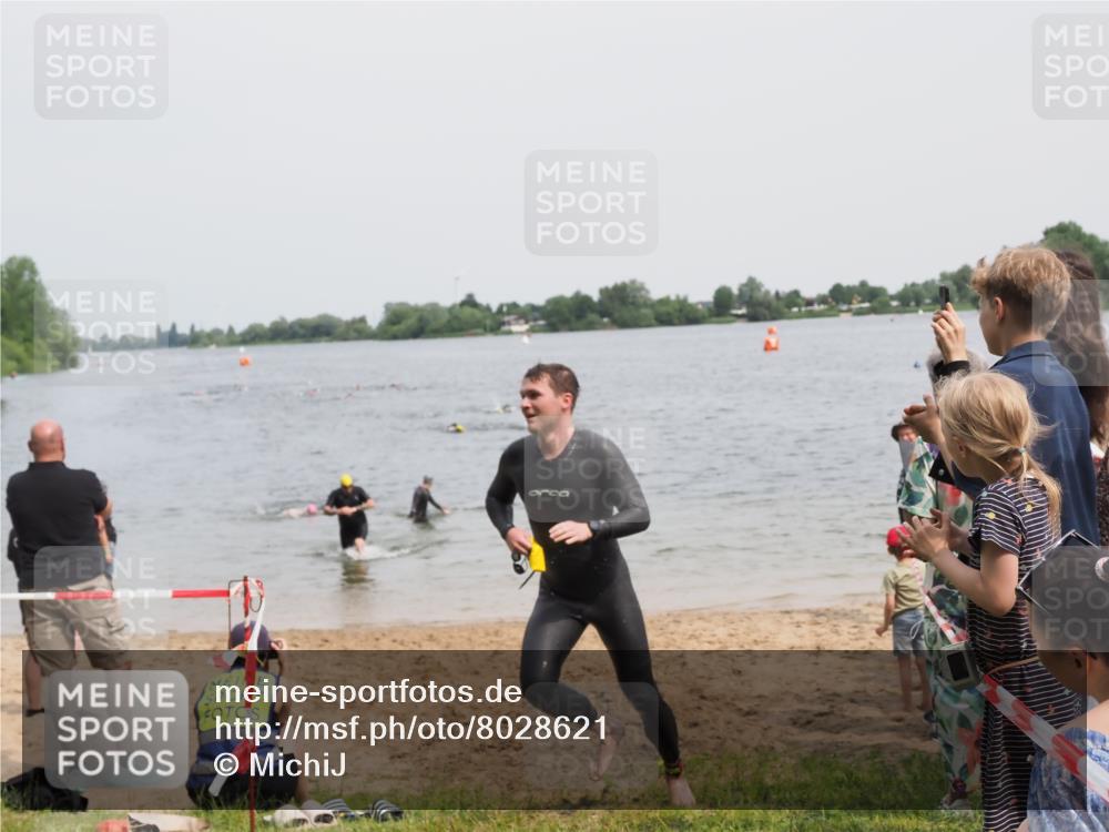 21.06.2025 - 27. Vierlanden-Triathlon MichiJ http://msf.ph/oto/8028621 15.06.2026 10:58:48 Schwimmen 667, 684, 743, 760 meine-sportfotos.de