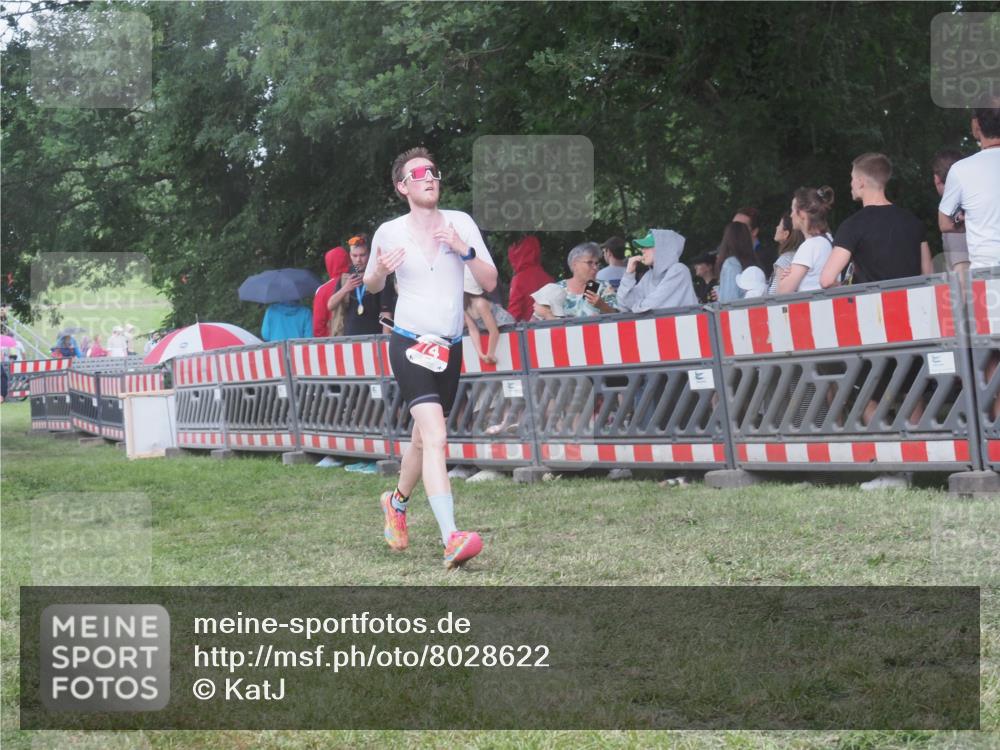 21.06.2025 - 27. Vierlanden-Triathlon KatJ http://msf.ph/oto/8028622 15.06.2025 13:32:46 Ziel 74, 238 meine-sportfotos.de