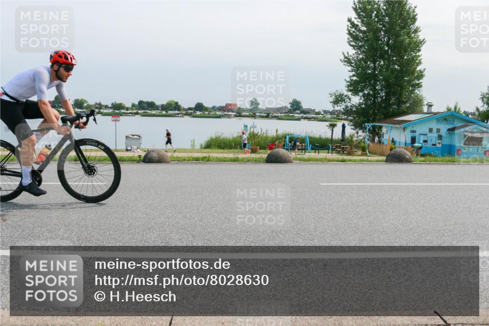 15.06.2025 - 27. Vierlanden-Triathlon H.Heesch http://msf.ph/oto/8028630 15.06.2025 11:25:12 Radfahren 29, 726 meine-sportfotos.de