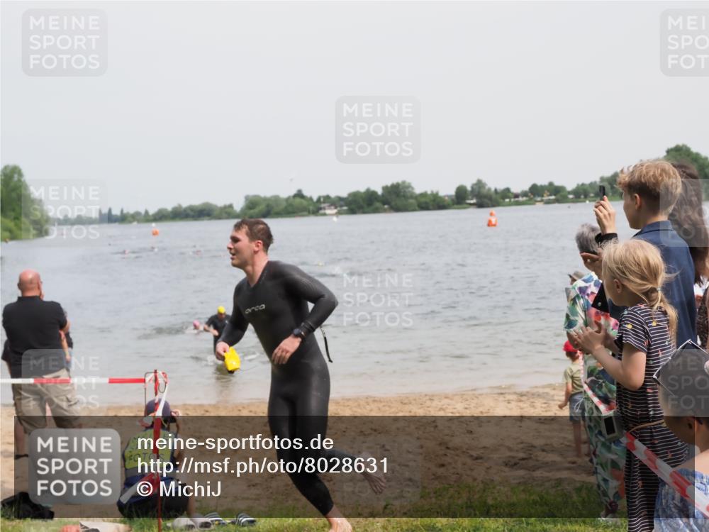 21.06.2025 - 27. Vierlanden-Triathlon MichiJ http://msf.ph/oto/8028631 15.06.2026 10:58:48 Schwimmen 667, 684, 743, 760 meine-sportfotos.de