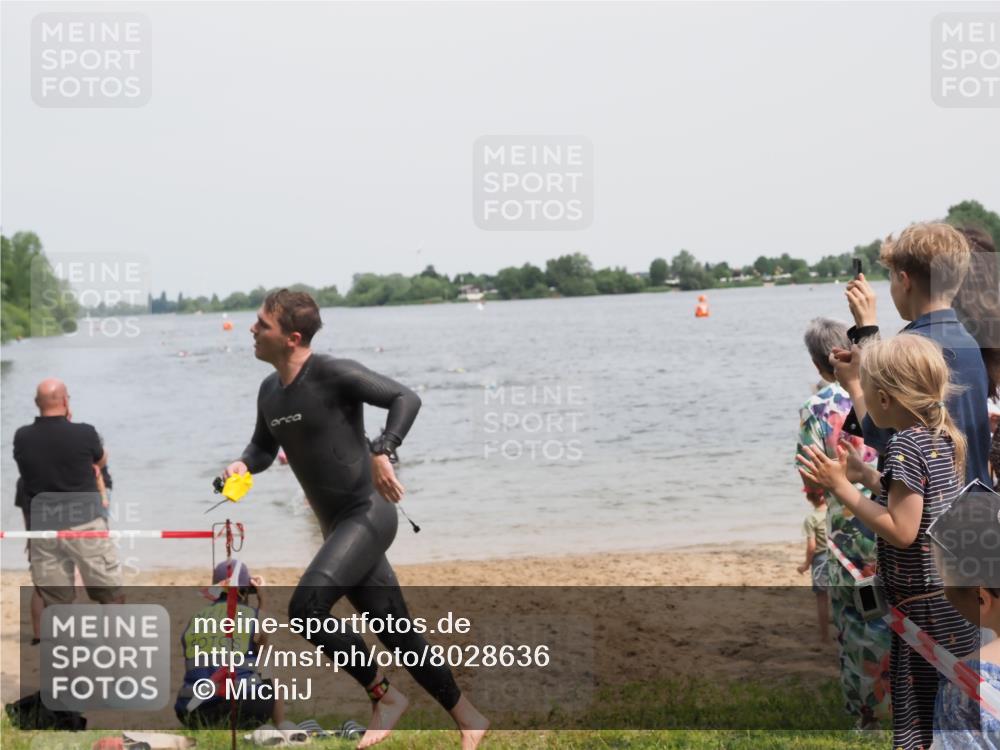 21.06.2025 - 27. Vierlanden-Triathlon MichiJ http://msf.ph/oto/8028636 15.06.2026 10:58:48 Schwimmen 667, 684, 743, 760 meine-sportfotos.de