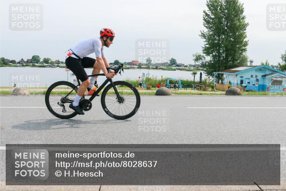 15.06.2025 - 27. Vierlanden-Triathlon H.Heesch http://msf.ph/oto/8028637 15.06.2025 11:25:12 Radfahren 29, 726 meine-sportfotos.de