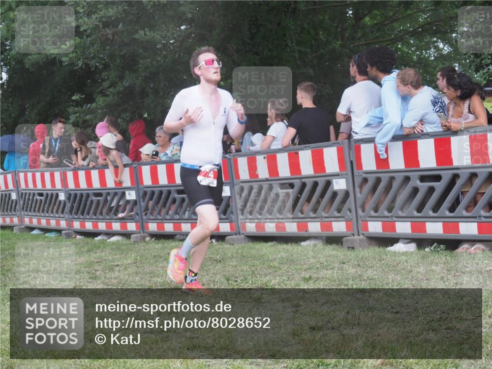 21.06.2025 - 27. Vierlanden-Triathlon KatJ http://msf.ph/oto/8028652 15.06.2025 13:32:47 Ziel 74, 238 meine-sportfotos.de
