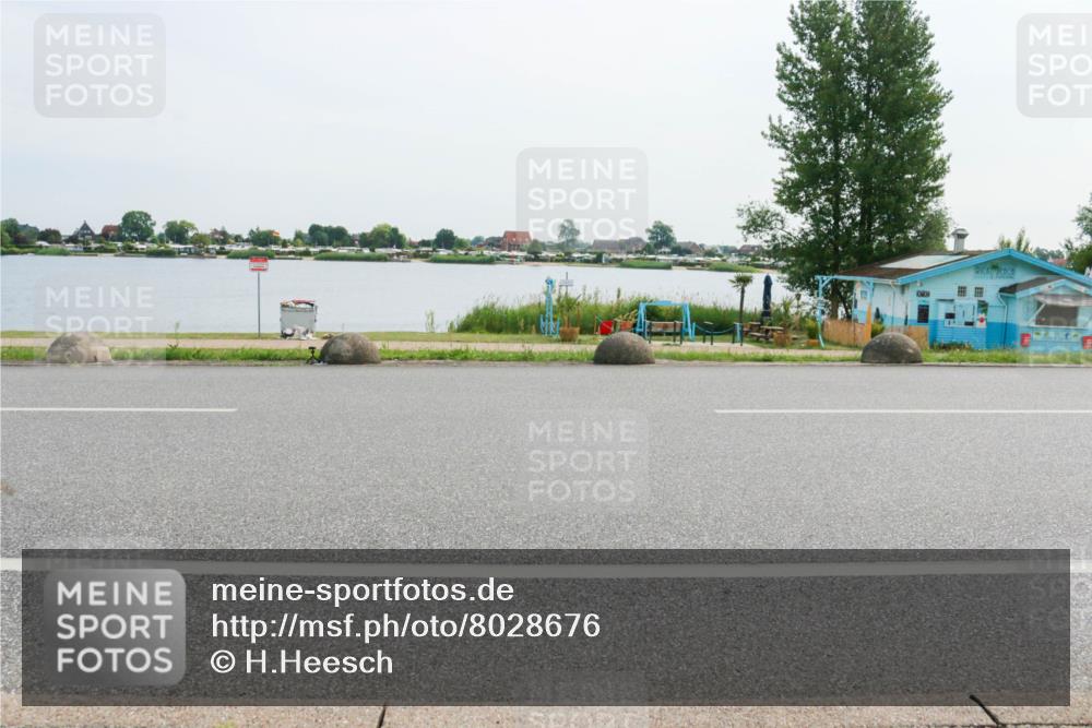 15.06.2025 - 27. Vierlanden-Triathlon H.Heesch http://msf.ph/oto/8028676 15.06.2025 10:28:58 Radfahren 104, 313 meine-sportfotos.de