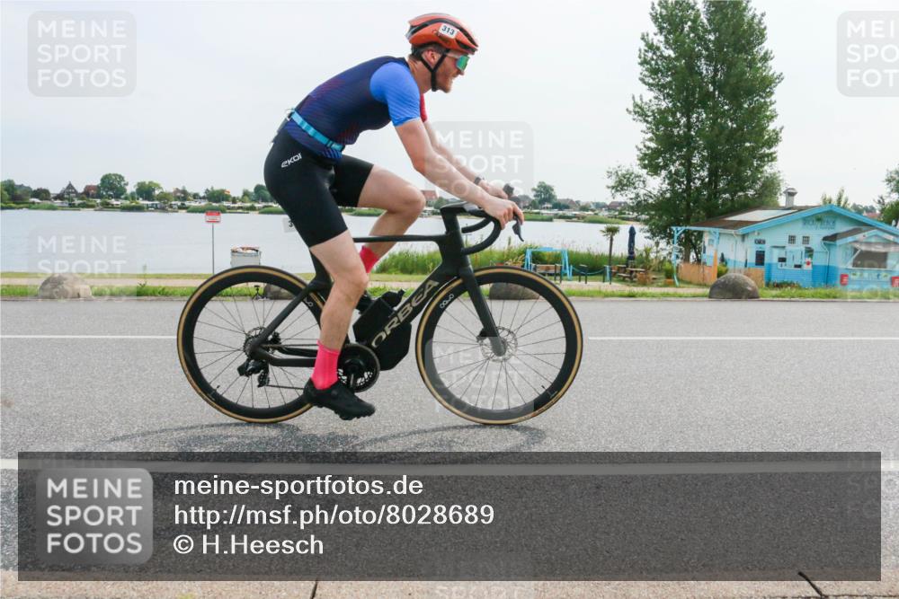 15.06.2025 - 27. Vierlanden-Triathlon H.Heesch http://msf.ph/oto/8028689 15.06.2025 10:28:58 Radfahren 104, 313 meine-sportfotos.de