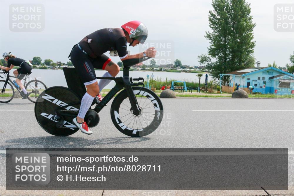 15.06.2025 - 27. Vierlanden-Triathlon H.Heesch http://msf.ph/oto/8028711 15.06.2025 11:25:15 Radfahren 29, 726, 927, 944 meine-sportfotos.de
