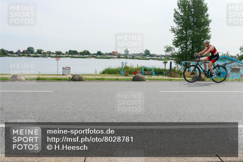 15.06.2025 - 27. Vierlanden-Triathlon H.Heesch http://msf.ph/oto/8028781 15.06.2025 10:29:00 Radfahren 104, 302, 313, 488 meine-sportfotos.de