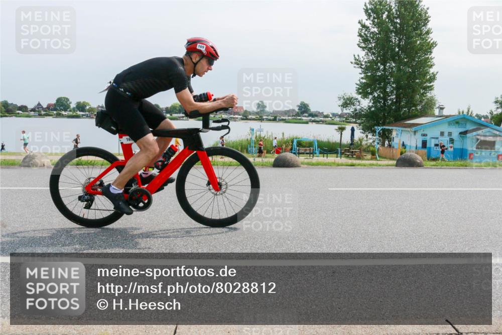 15.06.2025 - 27. Vierlanden-Triathlon H.Heesch http://msf.ph/oto/8028812 15.06.2025 11:25:31 Radfahren 143, 169, 233, 792, 888 meine-sportfotos.de