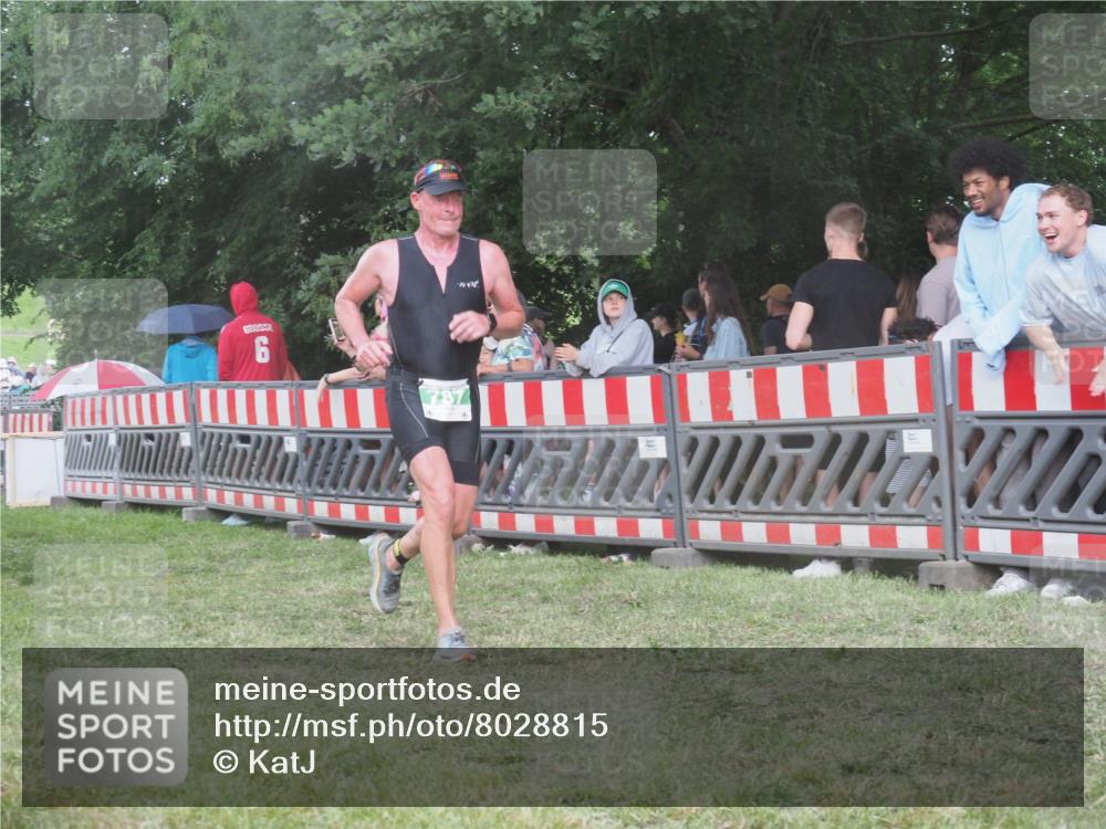 21.06.2025 - 27. Vierlanden-Triathlon KatJ http://msf.ph/oto/8028815 15.06.2025 13:33:32 Ziel 787, 1076 meine-sportfotos.de