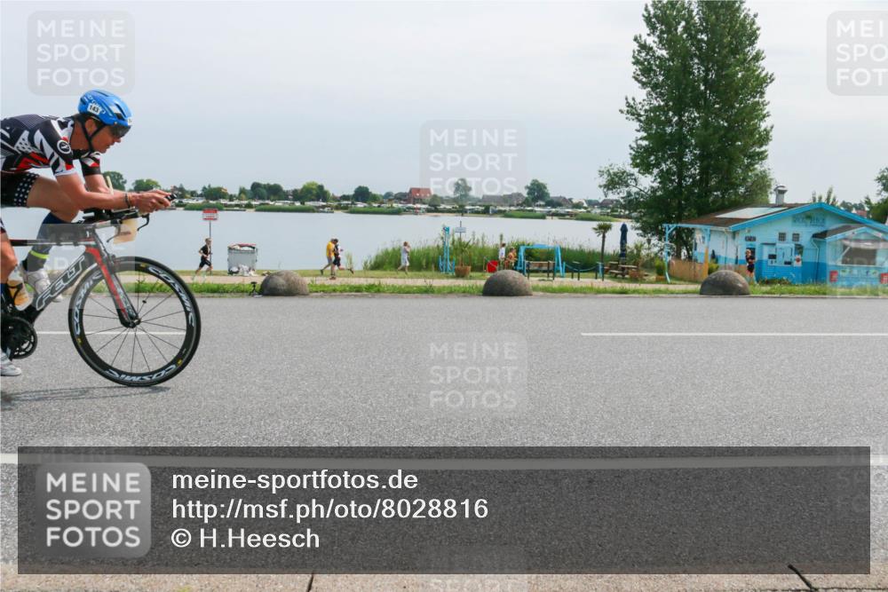 15.06.2025 - 27. Vierlanden-Triathlon H.Heesch http://msf.ph/oto/8028816 15.06.2025 11:25:32 Radfahren 143, 169, 233, 792, 888 meine-sportfotos.de