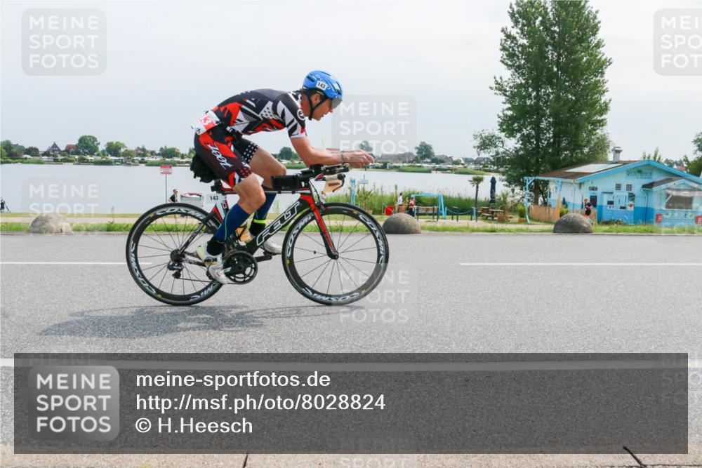 15.06.2025 - 27. Vierlanden-Triathlon H.Heesch http://msf.ph/oto/8028824 15.06.2025 11:25:32 Radfahren 143, 169, 233, 792, 888 meine-sportfotos.de