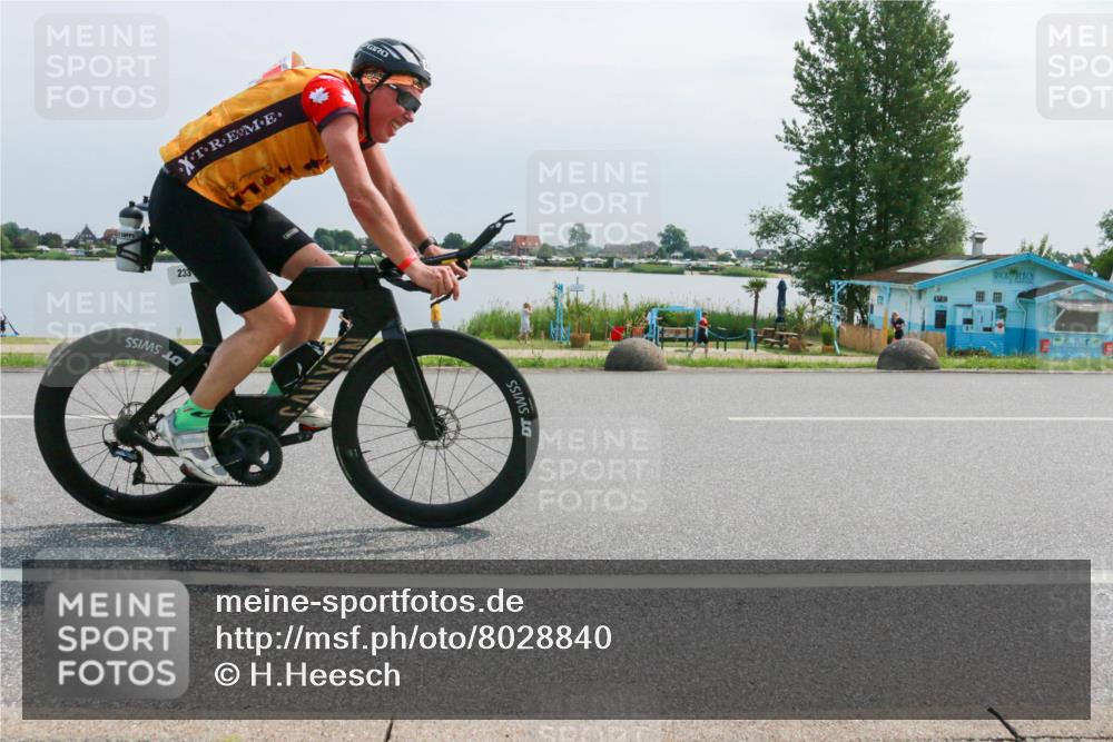 15.06.2025 - 27. Vierlanden-Triathlon H.Heesch http://msf.ph/oto/8028840 15.06.2025 11:25:33 Radfahren 143, 169, 233, 792, 888 meine-sportfotos.de