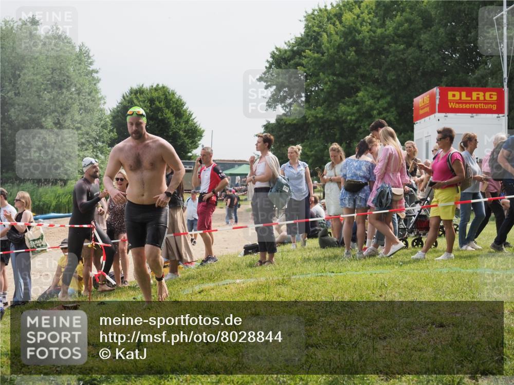 15.06.2025 - 27. Vierlanden-Triathlon KatJ http://msf.ph/oto/8028844 15.06.2025 11:04:04 Schwimmen 663, 729, 754, 773 meine-sportfotos.de