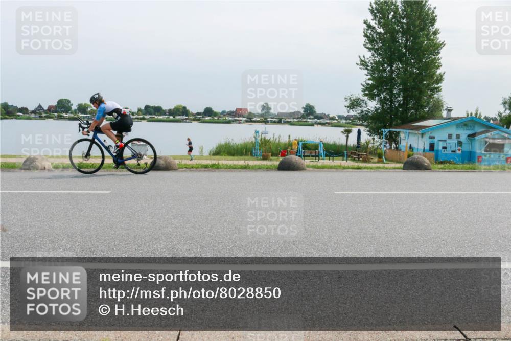 15.06.2025 - 27. Vierlanden-Triathlon H.Heesch http://msf.ph/oto/8028850 15.06.2025 11:25:41 Radfahren 219 meine-sportfotos.de