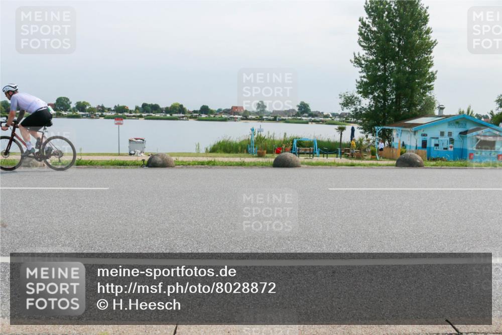 15.06.2025 - 27. Vierlanden-Triathlon H.Heesch http://msf.ph/oto/8028872 15.06.2025 11:25:48 Radfahren 655 meine-sportfotos.de