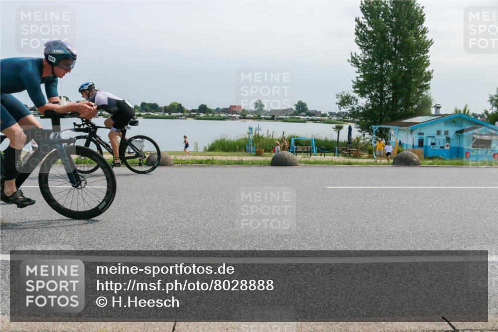 15.06.2025 - 27. Vierlanden-Triathlon H.Heesch http://msf.ph/oto/8028888 15.06.2025 11:26:10 Radfahren 652, 682, 800, 919 meine-sportfotos.de