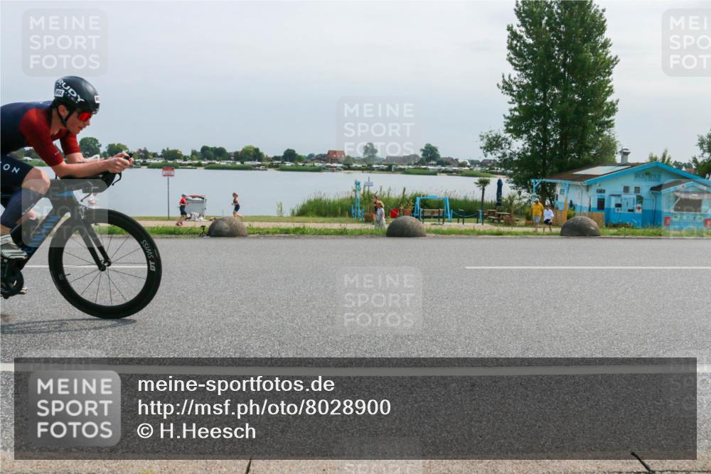15.06.2025 - 27. Vierlanden-Triathlon H.Heesch http://msf.ph/oto/8028900 15.06.2025 11:26:11 Radfahren 652, 682, 798, 800, 919 meine-sportfotos.de