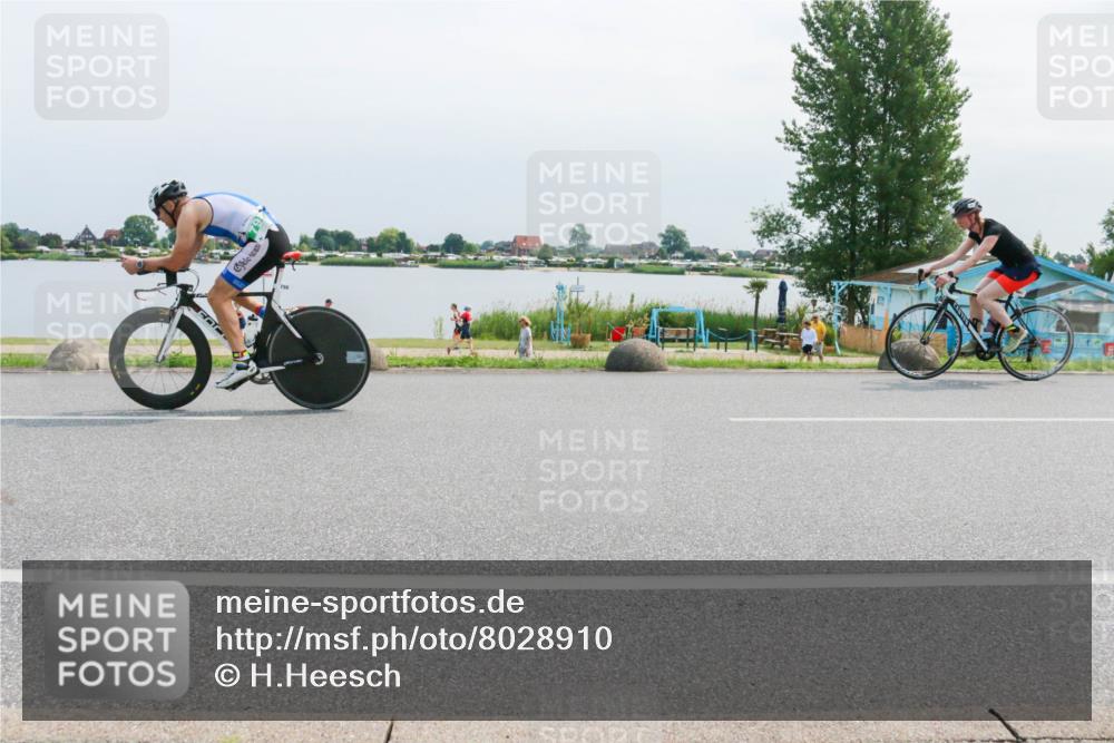 15.06.2025 - 27. Vierlanden-Triathlon H.Heesch http://msf.ph/oto/8028910 15.06.2025 11:26:13 Radfahren 652, 682, 798, 800, 881 meine-sportfotos.de