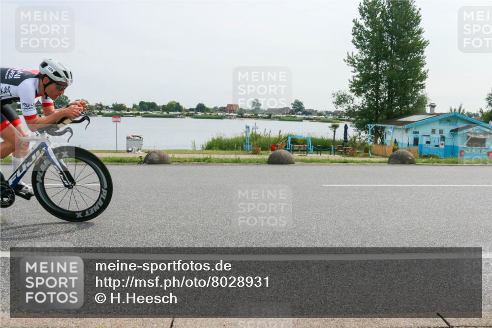 15.06.2025 - 27. Vierlanden-Triathlon H.Heesch http://msf.ph/oto/8028931 15.06.2025 10:29:02 Radfahren 104, 302, 313, 488 meine-sportfotos.de