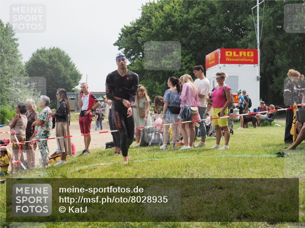 15.06.2025 - 27. Vierlanden-Triathlon KatJ http://msf.ph/oto/8028935 15.06.2025 11:04:10 Schwimmen 663, 729, 754, 763 meine-sportfotos.de